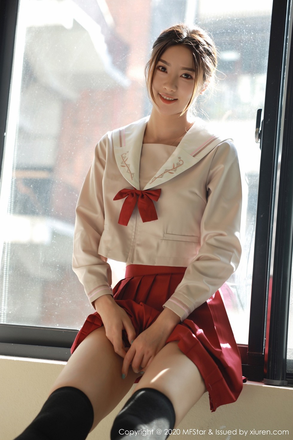 [MFStar模范学院]Vol.340_嫩模方子萱私房经典JK制服主题红短裙配黑丝袜性感写真61P
