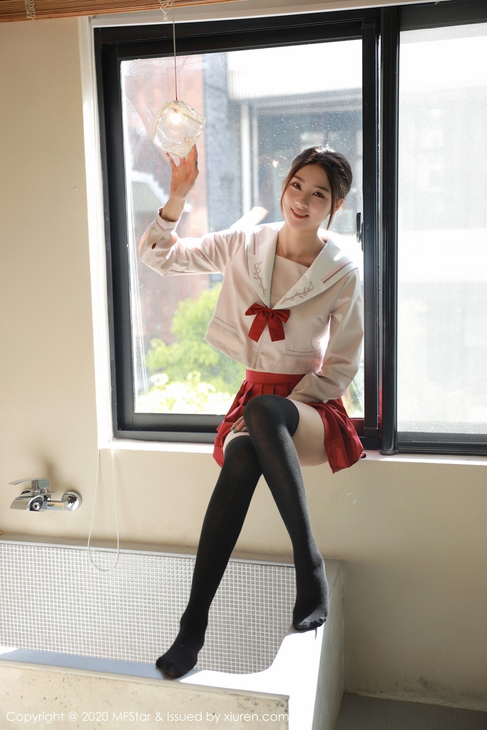 [MFStar模范学院]Vol.340_嫩模方子萱私房经典JK制服主题红短裙配黑丝袜性感写真61P