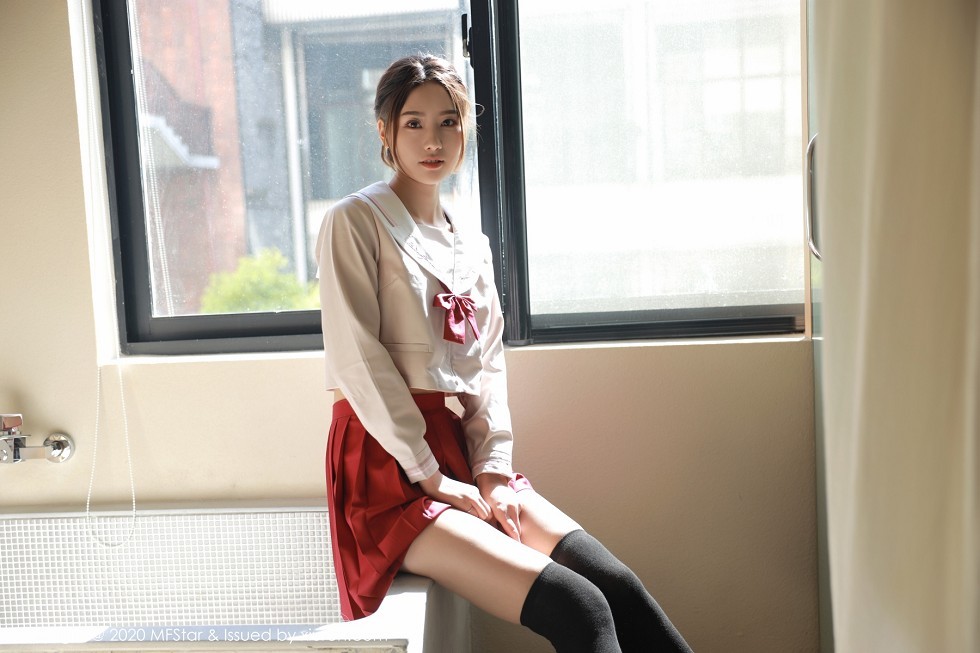 [MFStar模范学院]Vol.340_嫩模方子萱私房经典JK制服主题红短裙配黑丝袜性感写真61P