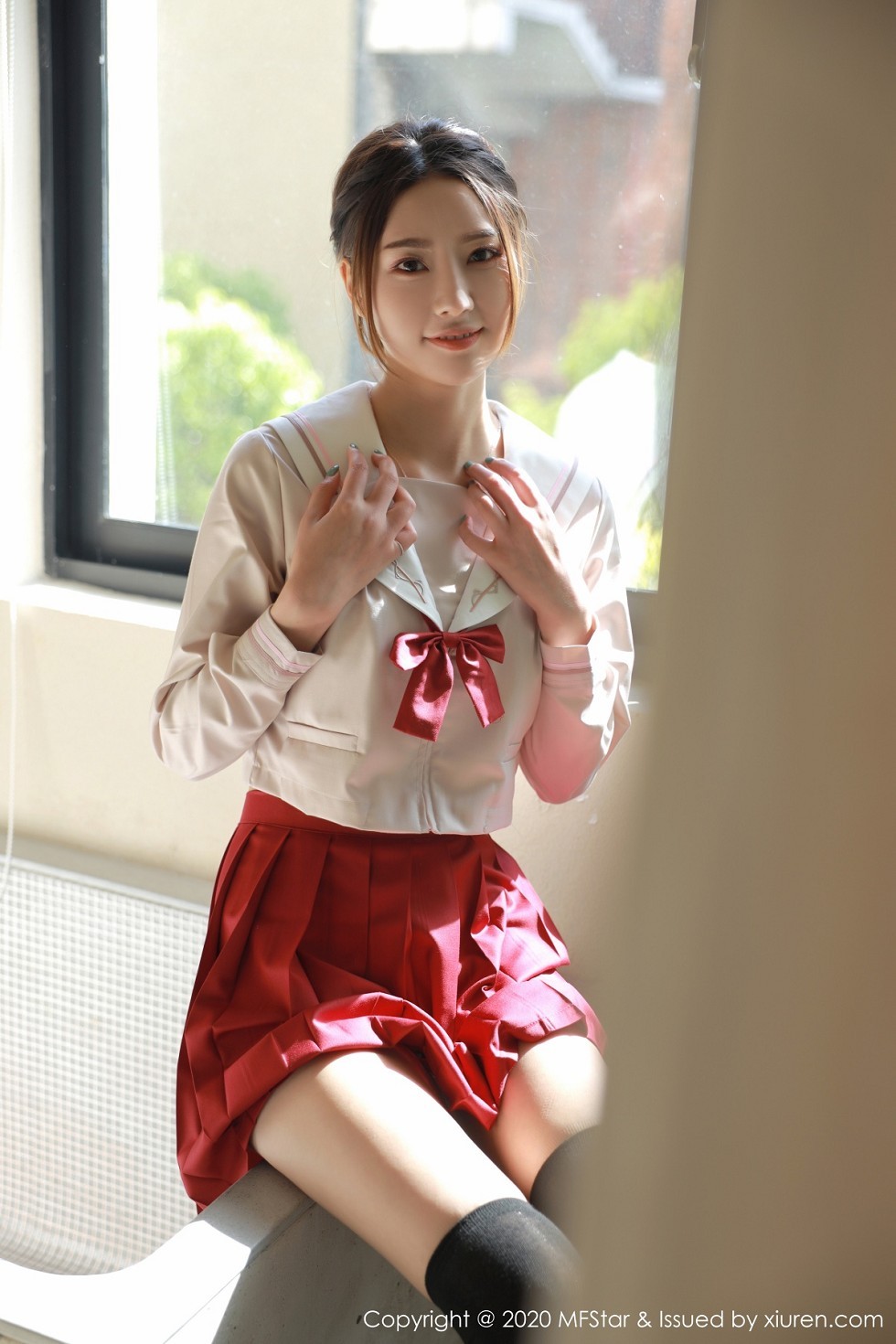 [MFStar模范学院]Vol.340_嫩模方子萱私房经典JK制服主题红短裙配黑丝袜性感写真61P