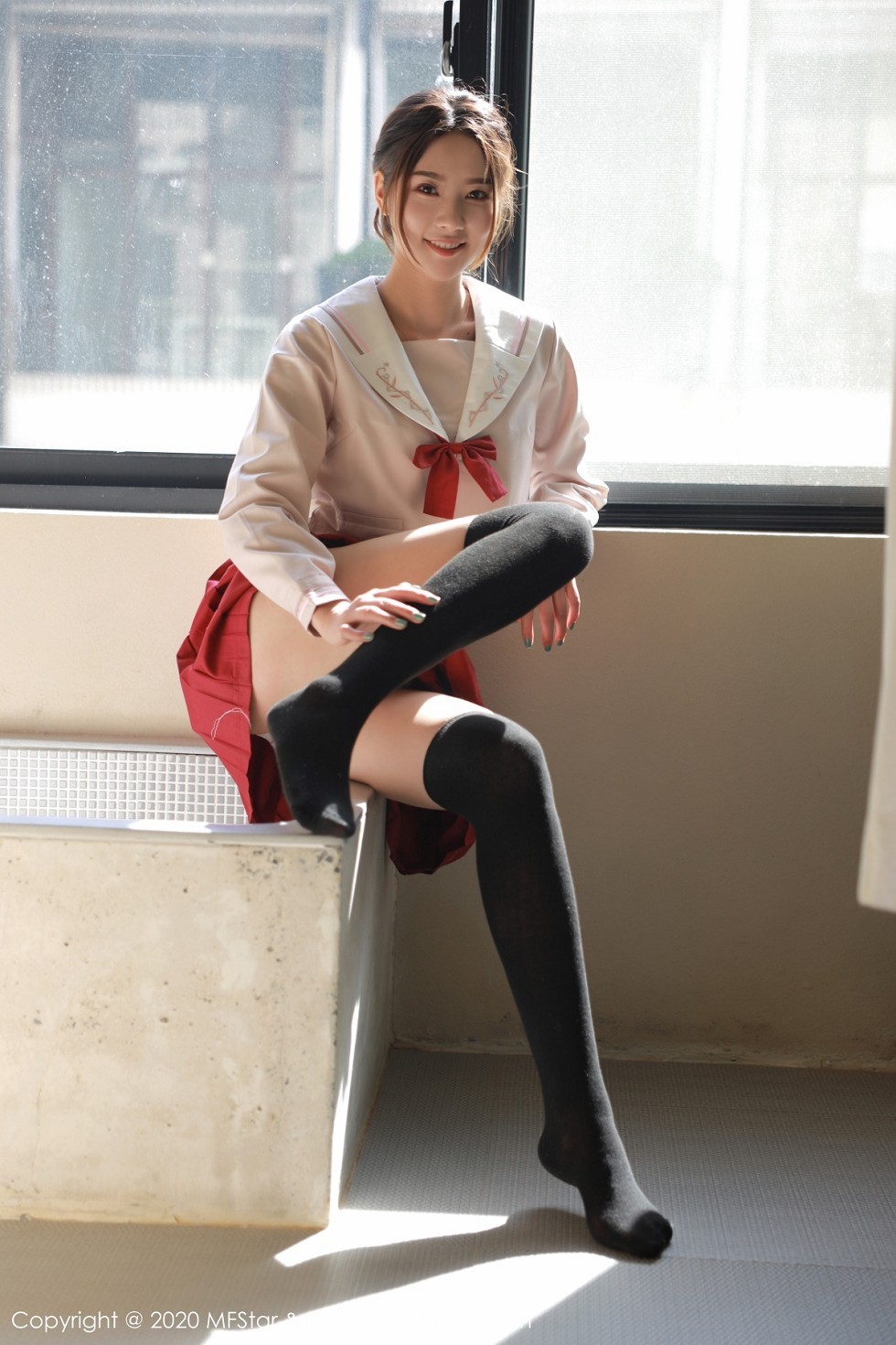 [MFStar模范学院]Vol.340_嫩模方子萱私房经典JK制服主题红短裙配黑丝袜性感写真61P