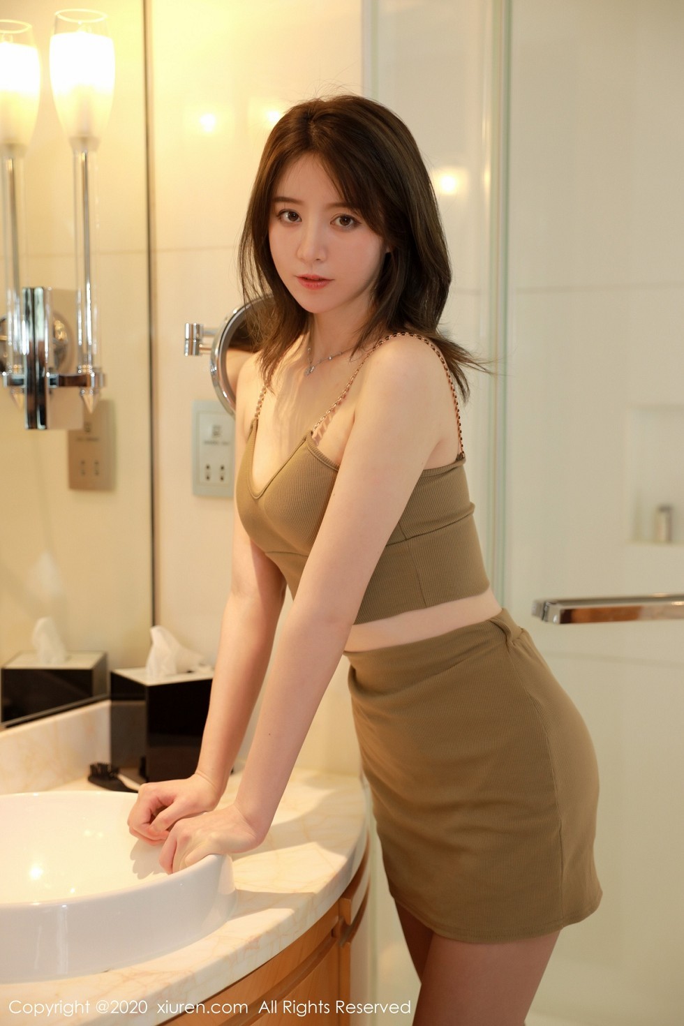 [MFStar模范学院]Vol.355_嫩模yoo优优私房性感吊带衣半脱肉丝裤袜露翘臀诱惑写真55P