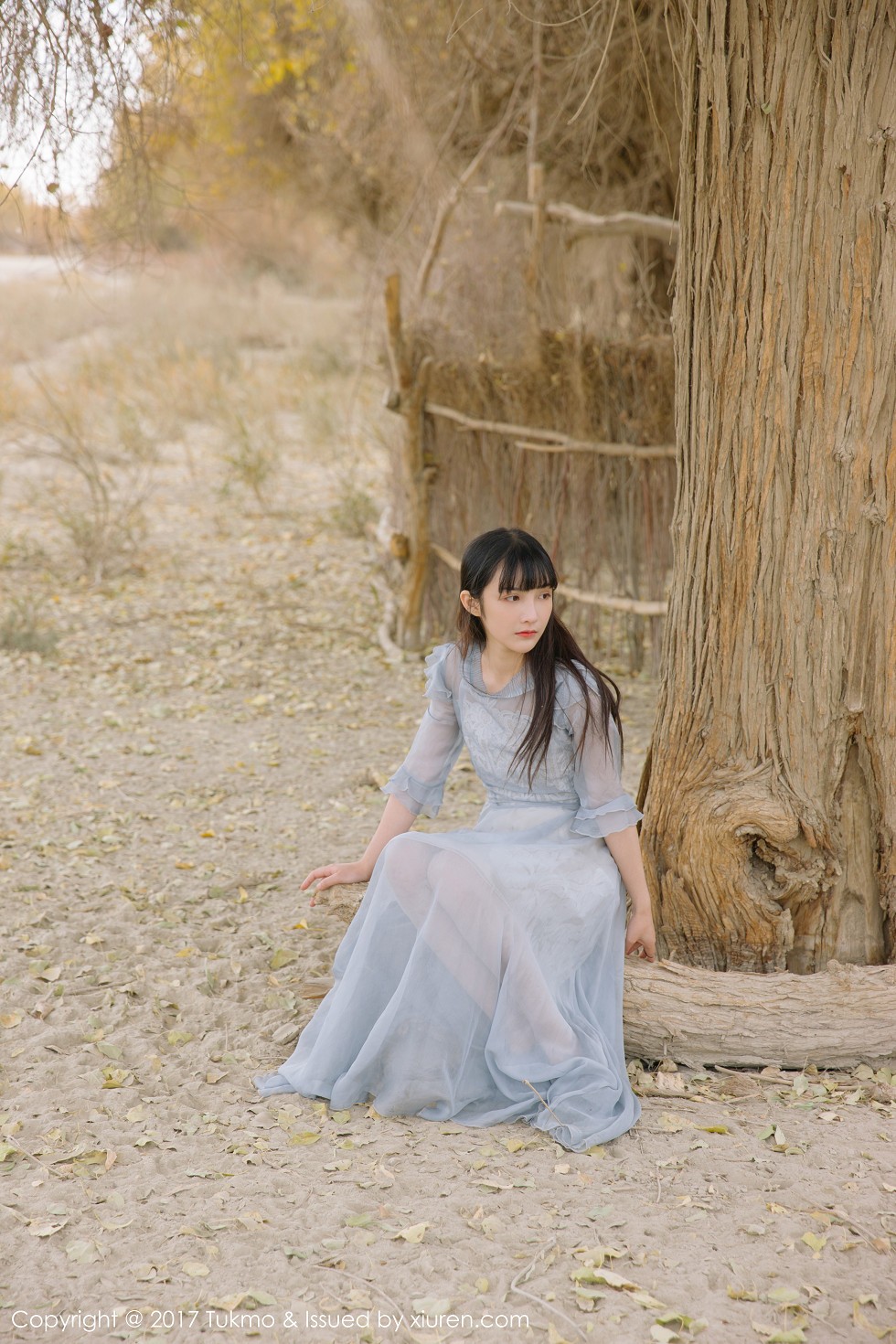 [Tukmo兔几盟]Vol.104_美女主播之应沙漠旅拍清新连身裙系列唯美迷人写真40P