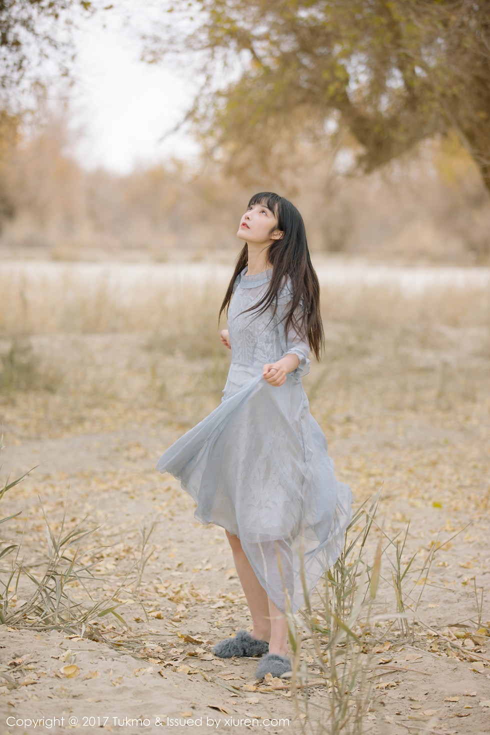 [Tukmo兔几盟]Vol.104_美女主播之应沙漠旅拍清新连身裙系列唯美迷人写真40P