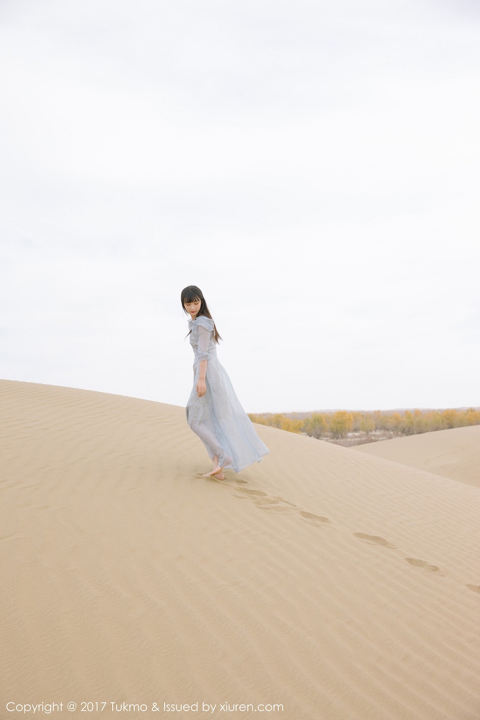 [Tukmo兔几盟]Vol.104_美女主播之应沙漠旅拍清新连身裙系列唯美迷人写真40P