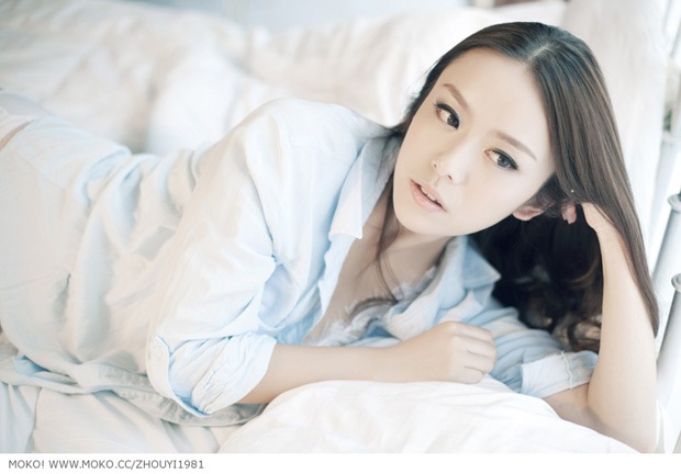 美女模特周毅乳白色写真(图16)