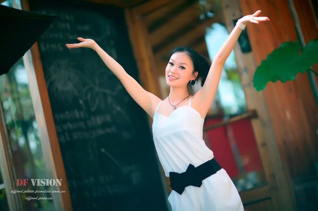 茶吧内气质非凡的白领美女(图20)