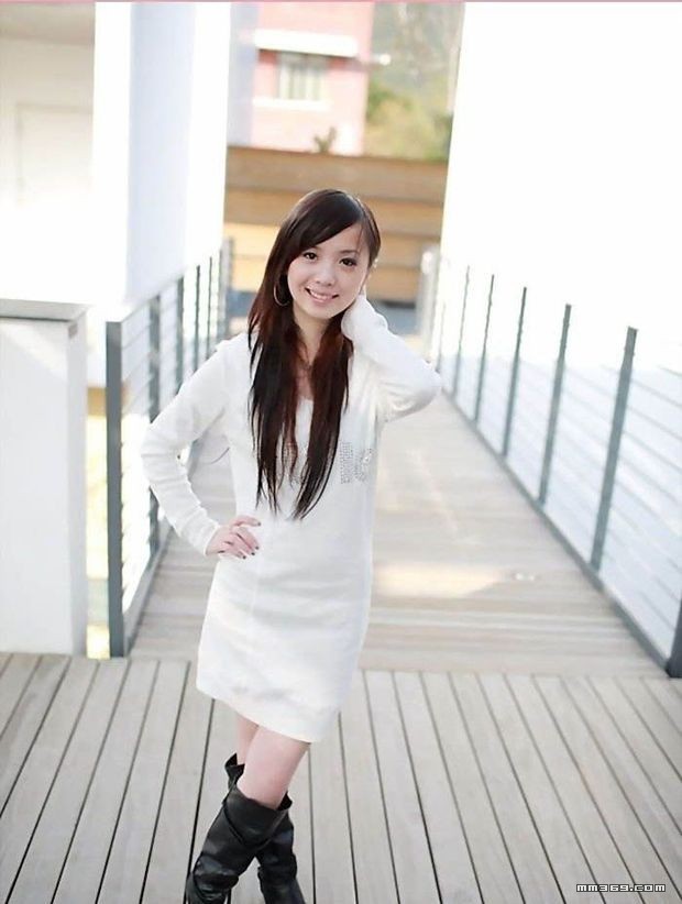 绝色长发美女清新写真(图8)
