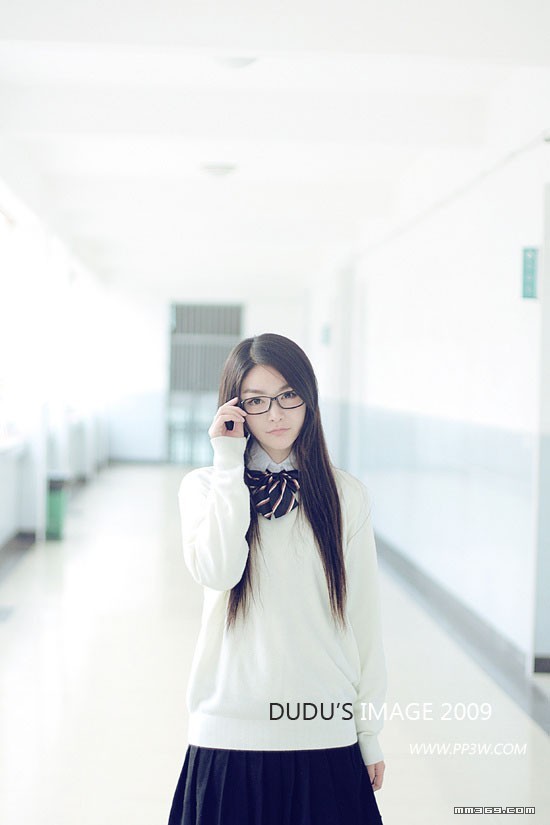 黑框眼镜美眉的沉思(图9)
