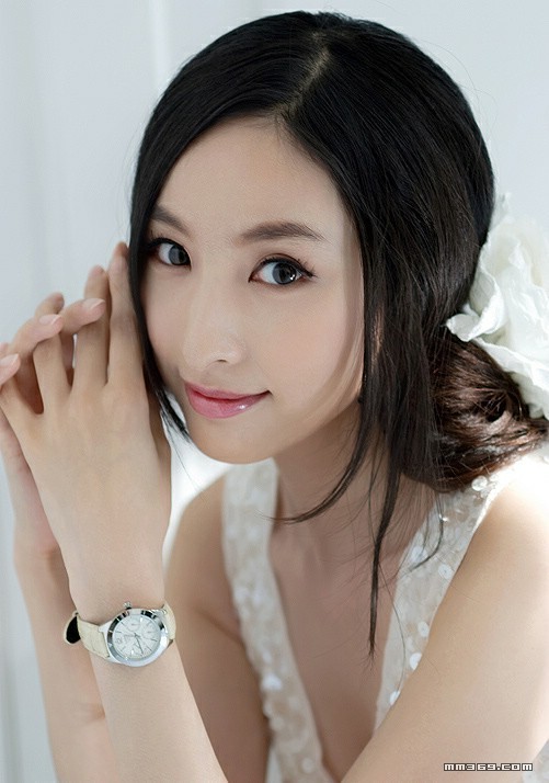 高贵清纯的高清美女(图1)