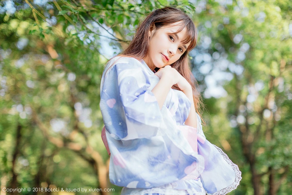 [Tukmo兔几盟]Vol.118_嫩模夏美酱户外日系百花裙配白丝袜清新迷人写真61P