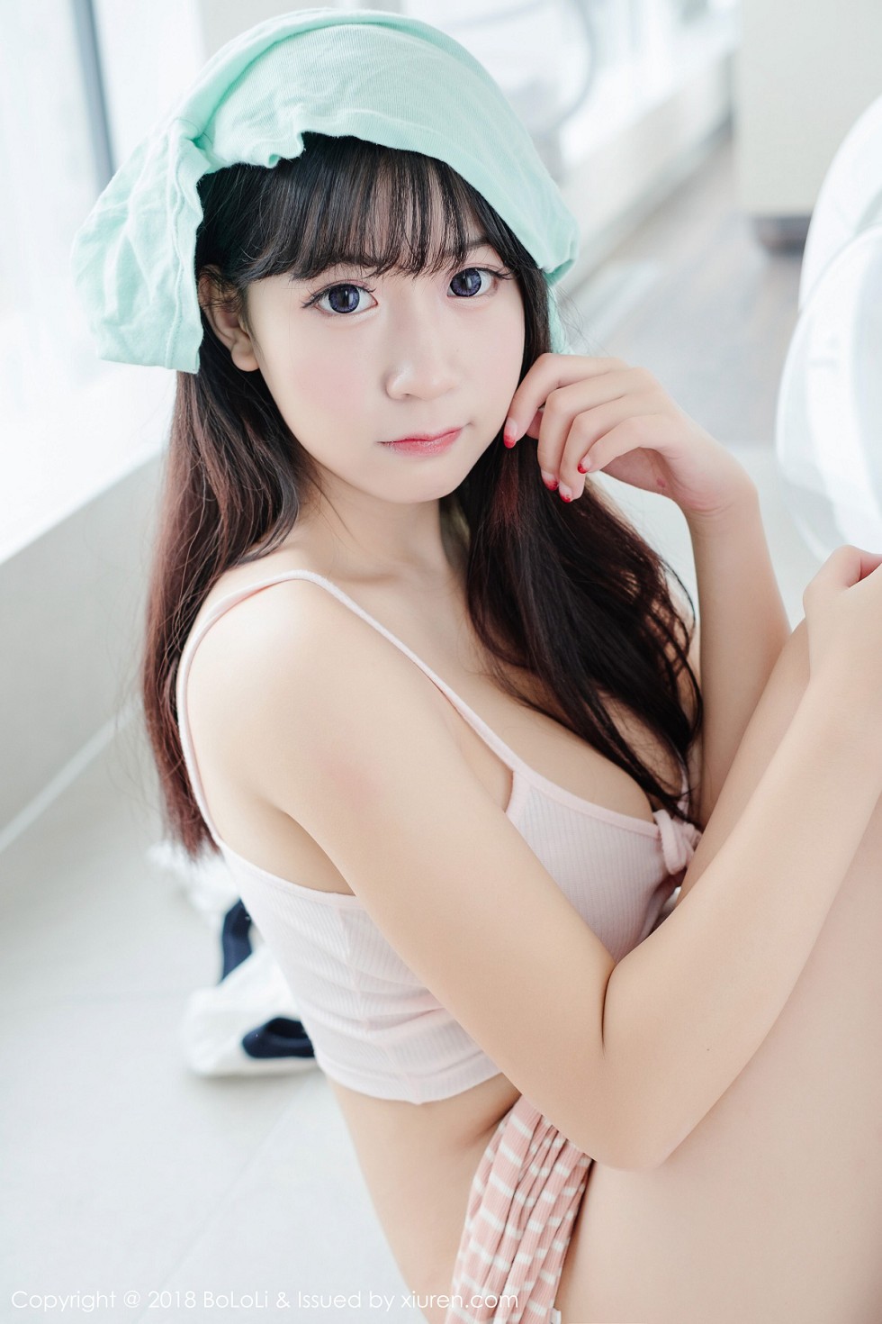 [BoLoli波萝社]Vol.119_美女主播猫九酱Sakura粉色吊带内衣+三点式内衣私房诱惑写真42P