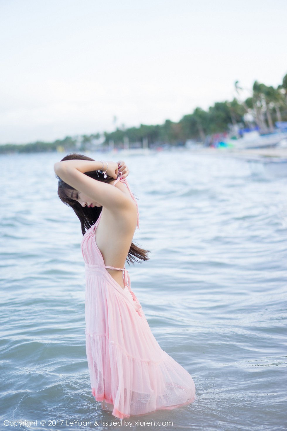 [LeYuan星乐园]Vol.035_女神杨晨晨sugar海边粉红露背吊带裙真空秀美乳诱惑写真54P