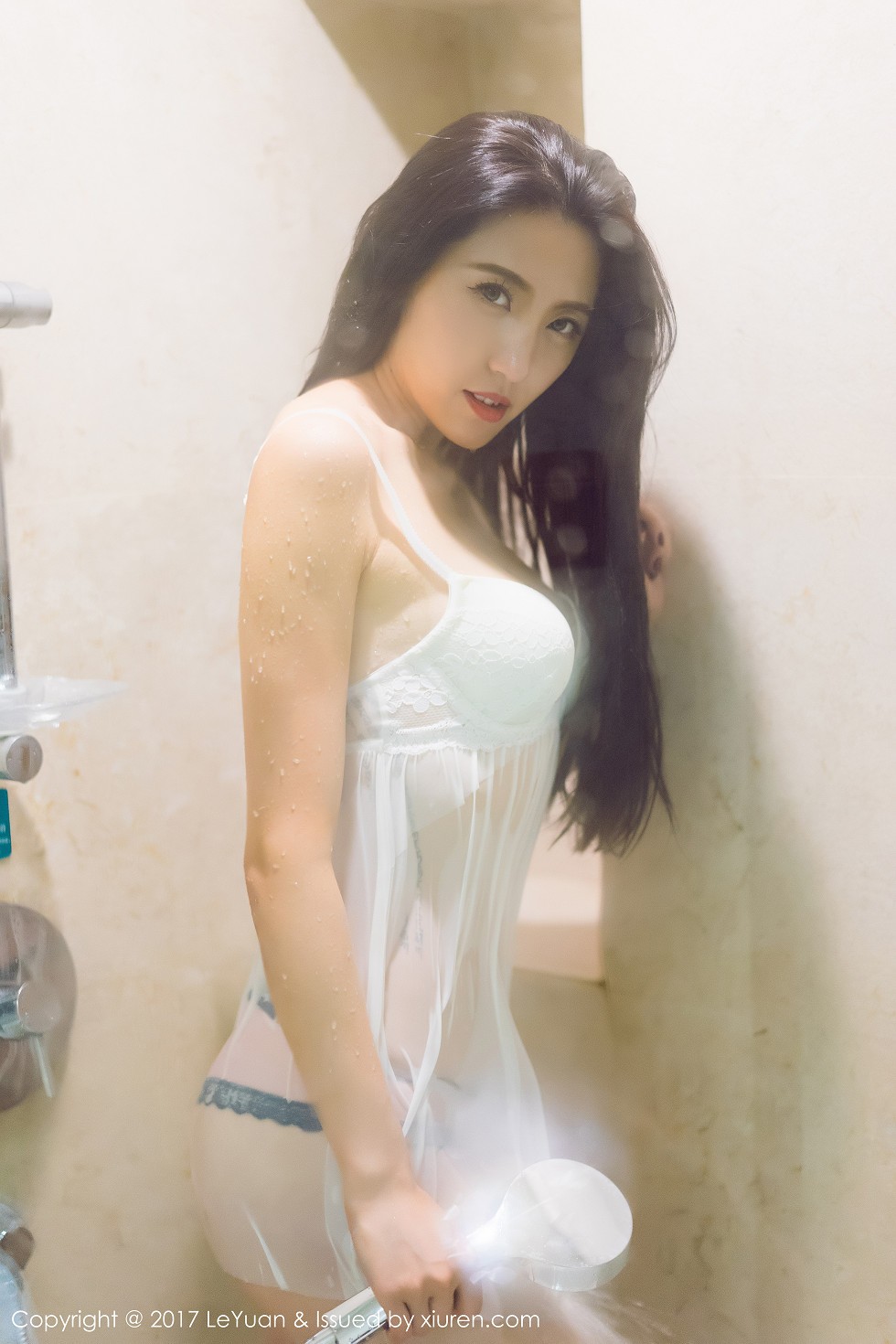 [LeYuan星乐园]Vol.044_高挑美女大熙职场OL蒙面黑丝+浴室湿身完美诱惑写真47P