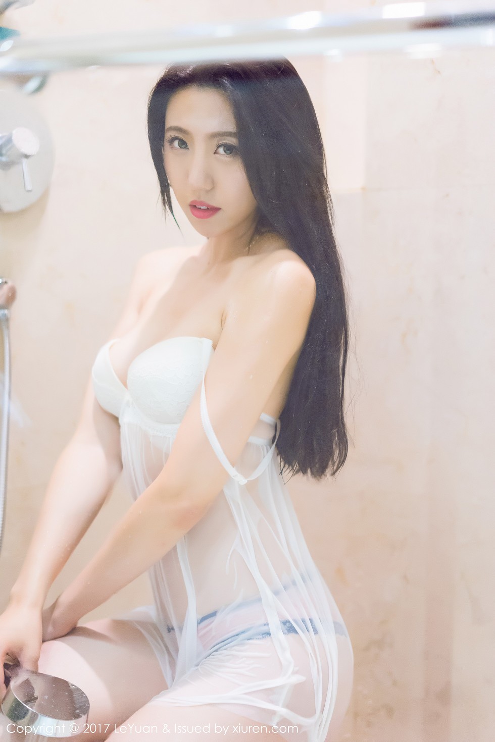 [LeYuan星乐园]Vol.044_高挑美女大熙职场OL蒙面黑丝+浴室湿身完美诱惑写真47P