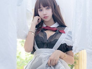 黑色薄纱女佣装小小妹妹私人黑色内衣配白色蕾丝内裤惹火骚扰写真49P