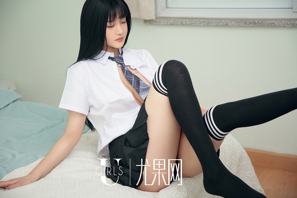 [Ugirls尤果网]U413_嫩模桃子清纯学生装+私房粉色睡衣秀完美身材豪乳诱惑写真65P