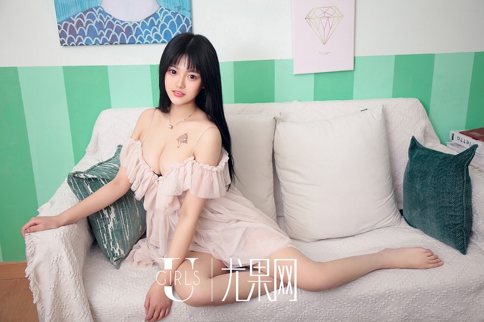 [Ugirls尤果网]U413_嫩模桃子清纯学生装+私房粉色睡衣秀完美身材豪乳诱惑写真65P
