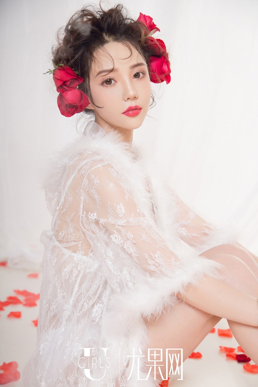 [Ugirls尤果网]U415_嫩模可欣情人节礼物性感红色内衣秀完美身材诱惑写真65P