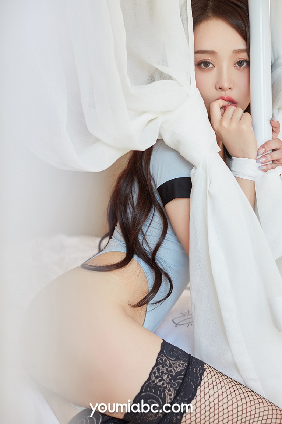 [YouMi尤蜜]Vol.257_嫩模Nina私房粉色透明短裙+淡蓝色连体紧身衣秀完美身材诱惑写真43P