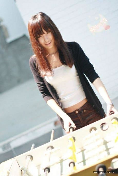 超可爱的气质美女百变写真(图3)