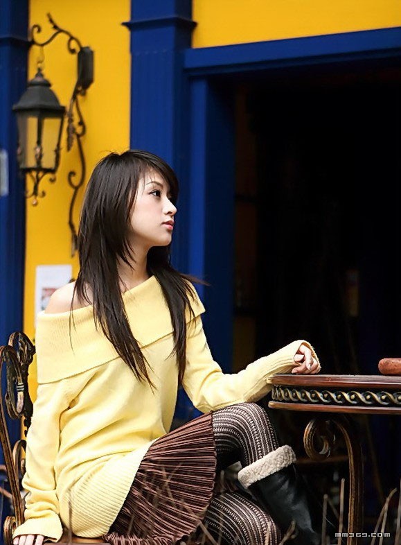 台湾靓丽清新的钢琴美女(图1)