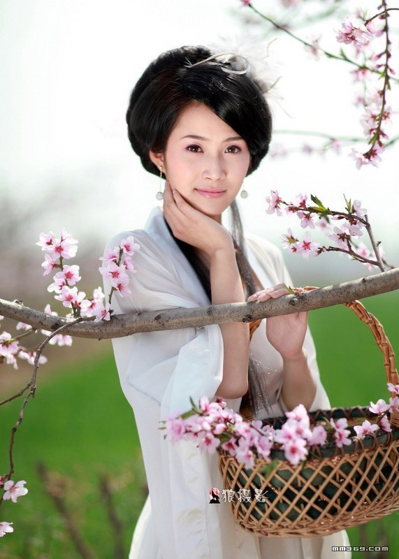 桃花深处惊险美丽娇娘(图8)