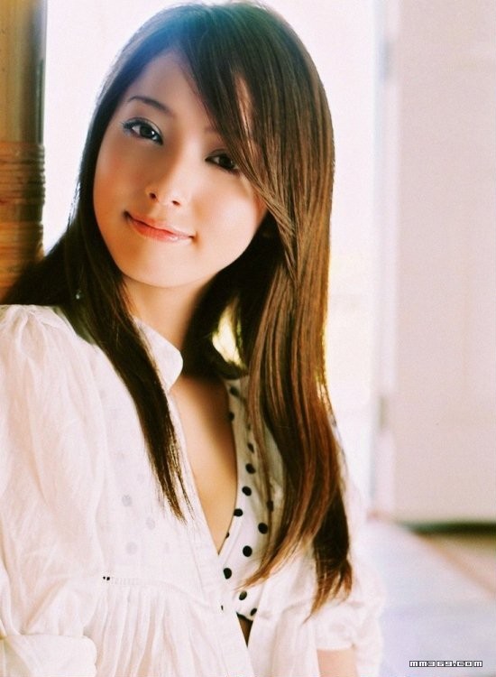 梦幻玉女的纯情性感写真(图2)