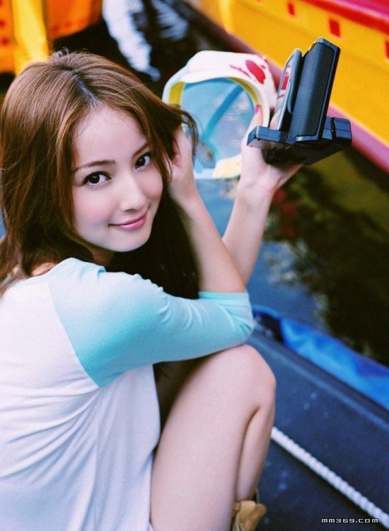 梦幻玉女的纯情性感写真(图4)