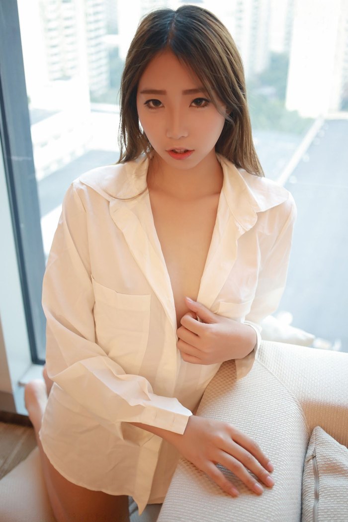 童颜巨乳宝儿居家服性感咬嘴唇引人怜爱(图21)
