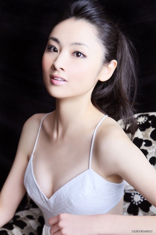 靓丽白衣天使极品写真(图17)