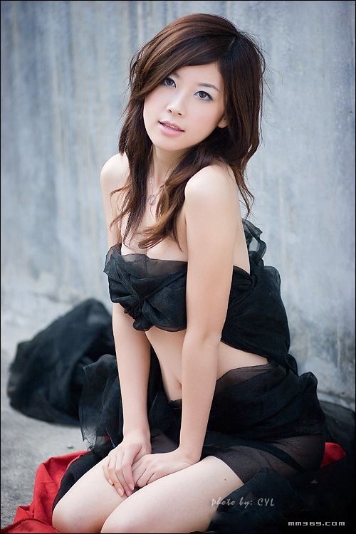 黑色裹胸的清纯小美人(图7)