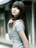 介于清纯和性感间的气息美人