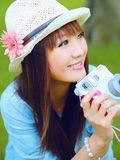 很有春天气息的晨间青春美女