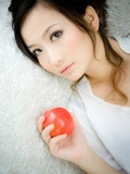漂亮90后美眉十足女人味
