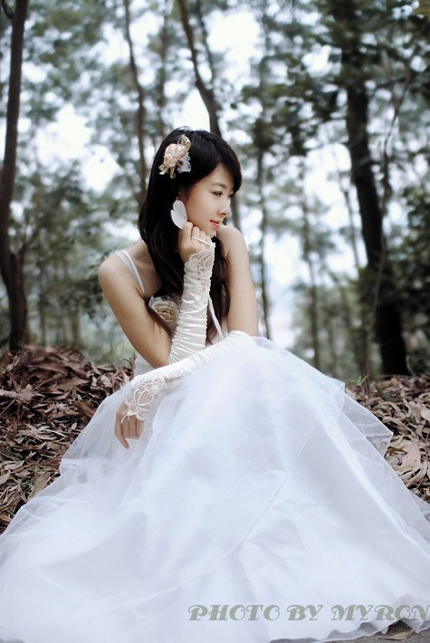 才气过人的美女画家(图2)