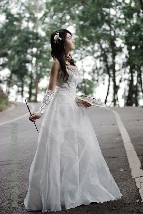 才气过人的美女画家(图3)