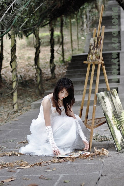 才气过人的美女画家(图4)