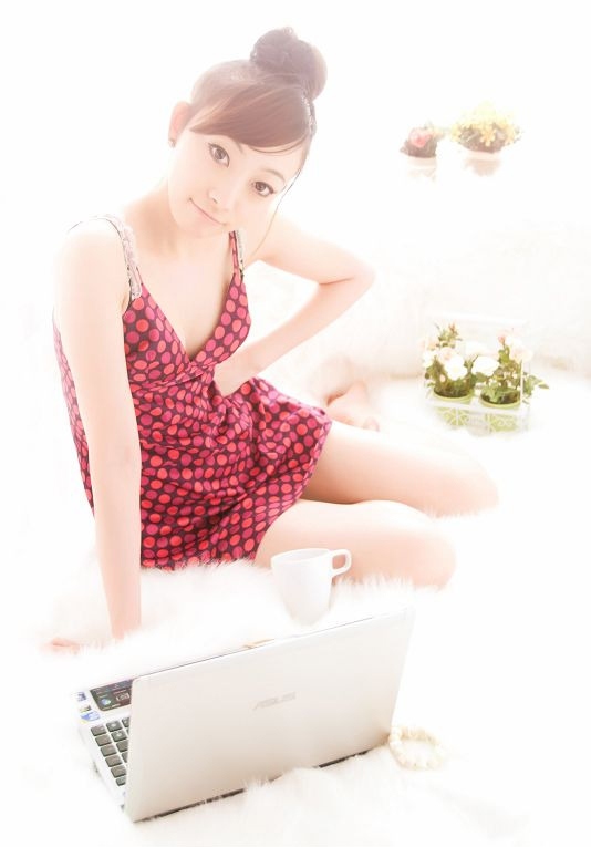 百变楚楚华硕广告代言照(图7)
