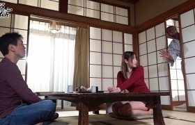 老公不在家！F奶河北春菜吞下「巧克力棒」首次黑人解禁