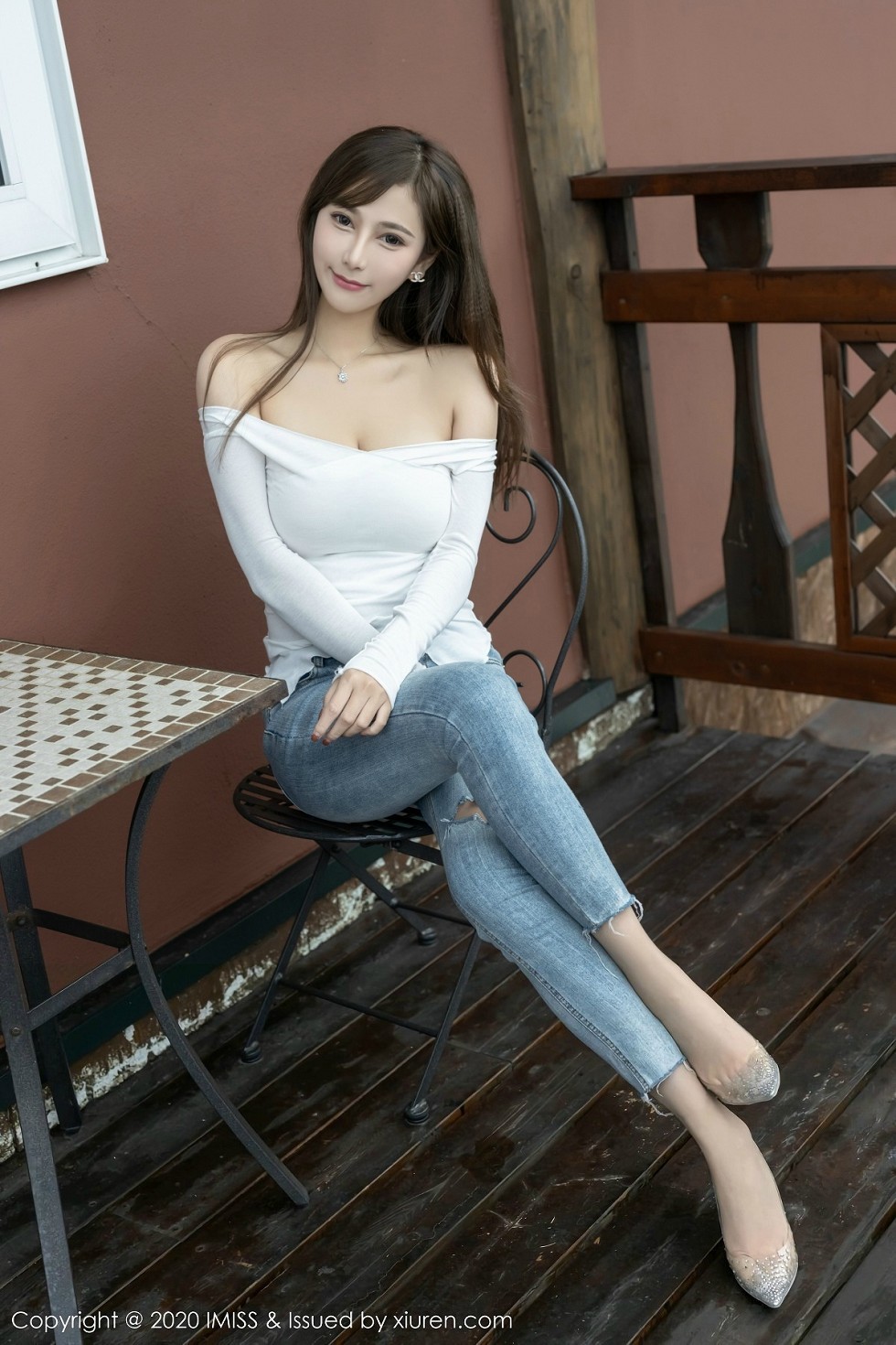 [IMISS爱蜜社]Vol.452_气质女神Lavinia北海道旅拍私房黑色蕾丝内衣完美诱惑写真63P