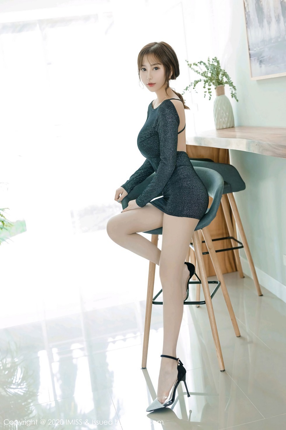[IMISS爱蜜社]Vol.455_气质女神Lavinia泰国清迈旅拍私房黑色内衣完美诱惑写真46P
