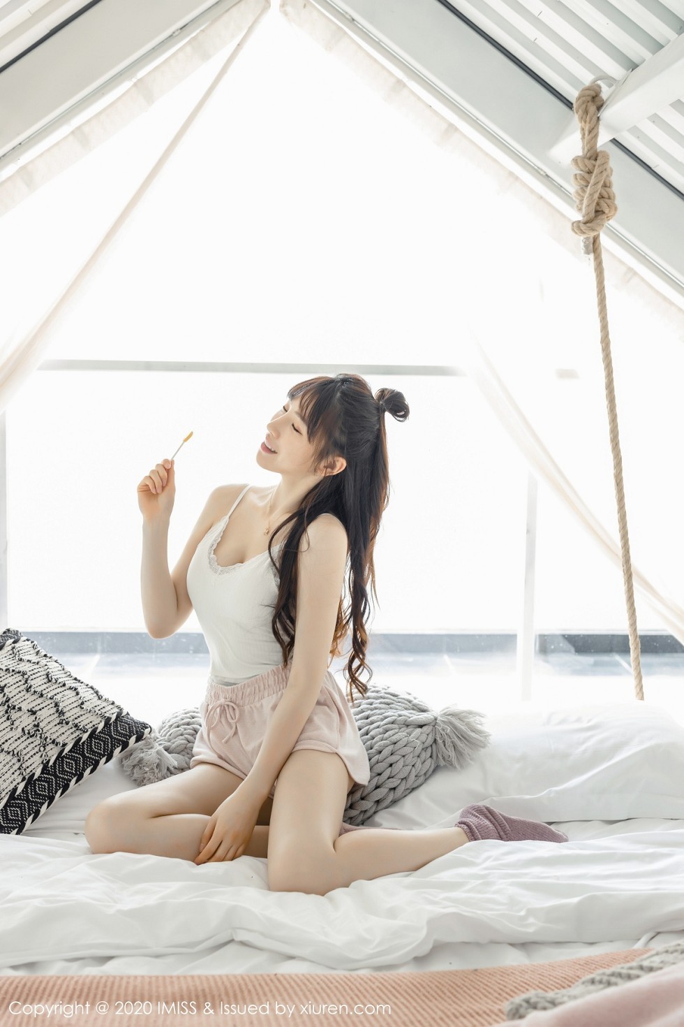 [IMISS爱蜜社]Vol.457_气质女神Lynn刘奕宁私房超透连身裙露性感内衣撩人诱惑写真52P