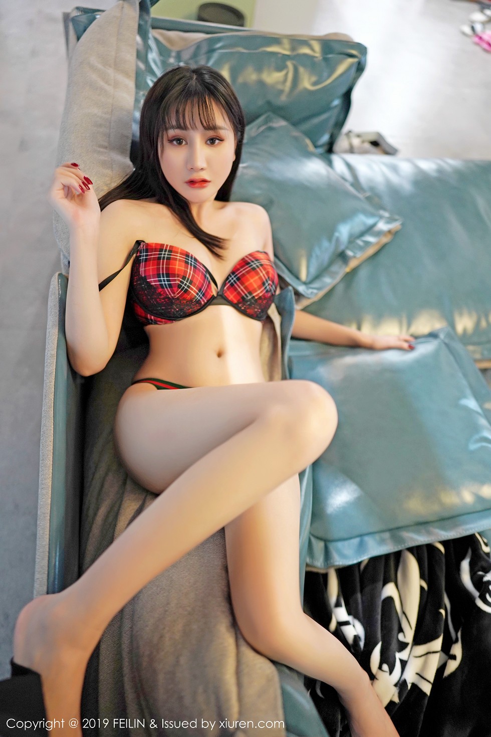 [FeiLin嗲囡囡]VOL.205_嫩模Celina青妍私房薄纱透视内衣+真空白衬衣秀豪乳诱惑写真48P