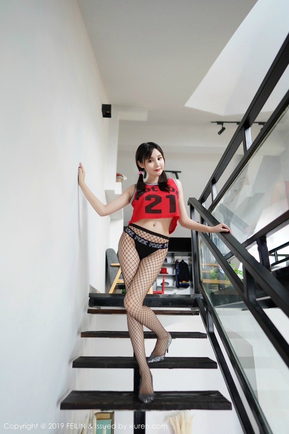 [FeiLin嗲囡囡]VOL.206_嫩模Celina青妍私房真空秋衣+粉色情趣内衣完美诱惑写真57P