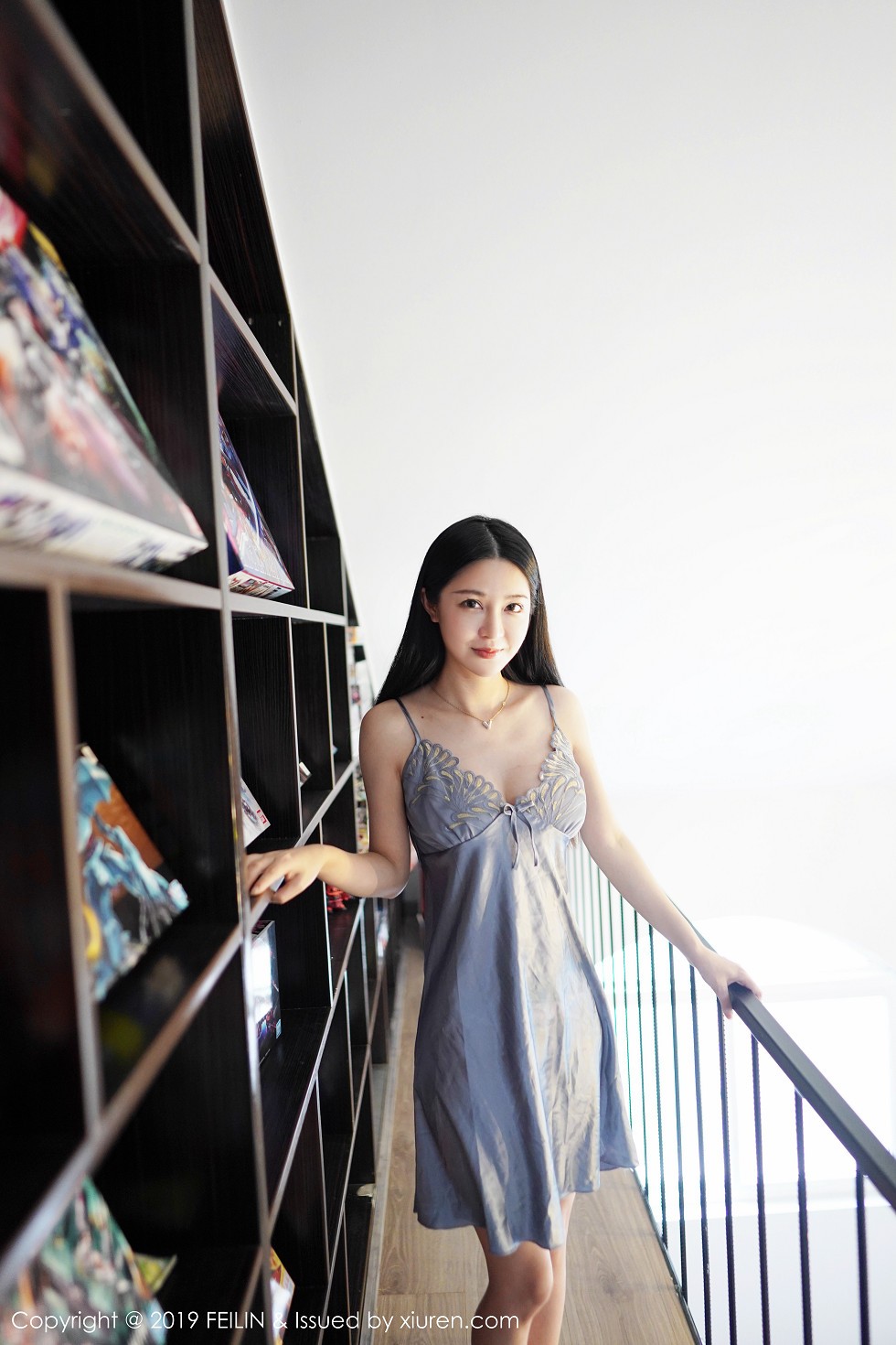 [FeiLin嗲囡囡]VOL.207_嫩模luna张静燕私房性感内衣系列秀苗条身材甜美迷人写真51P