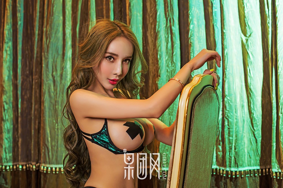 [GIRLT果团网]NO.131_女神曾水私房黑白蕾丝内衣露浑圆美乳大尺度惹火诱惑写真46P