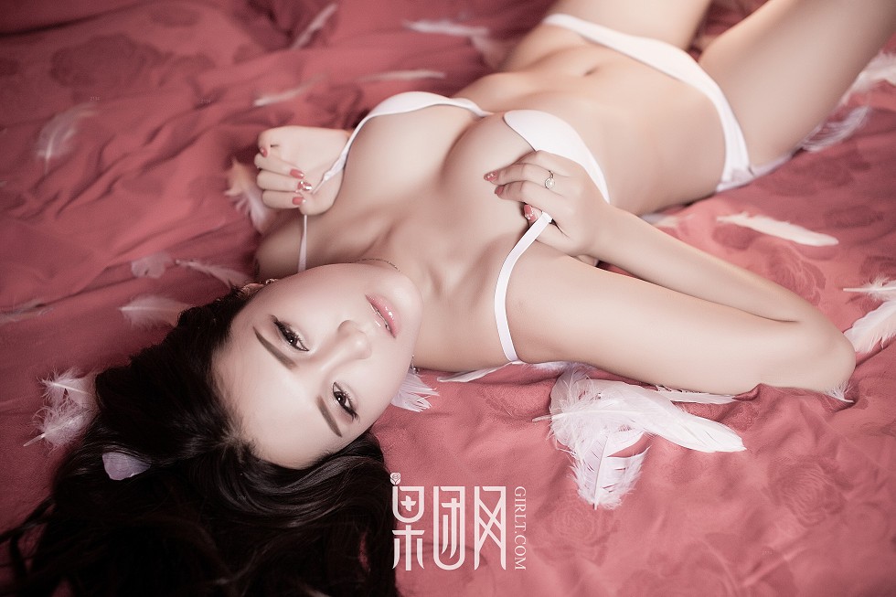 [GIRLT果团网]NO.134_嫩模朱迪居家私房性感黑丝兔女郎带子内衣露白嫩美乳诱惑写真80P