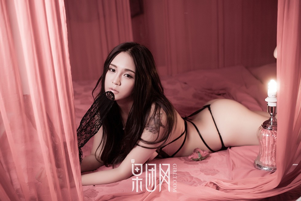 [GIRLT果团网]NO.134_嫩模朱迪居家私房性感黑丝兔女郎带子内衣露白嫩美乳诱惑写真80P