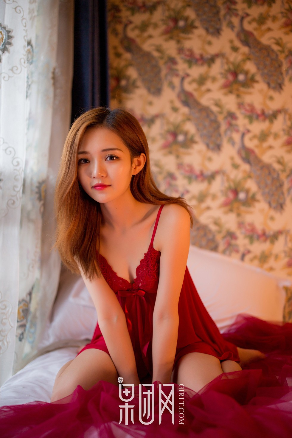 [GIRLT果团网]熊川纪信No.023_果团美人计红色蕾丝内衣美女居家床上撩人诱惑写真42P